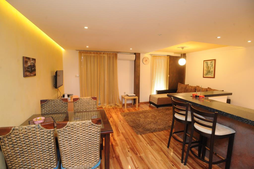 J & P Apartments Cattaro Camera foto